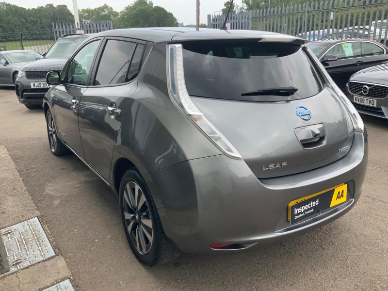 NISSAN LEAF