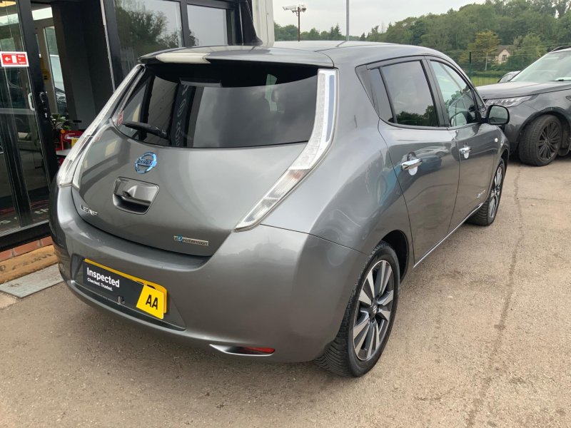 NISSAN LEAF