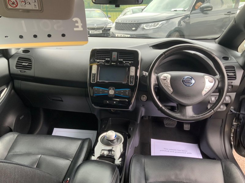 NISSAN LEAF